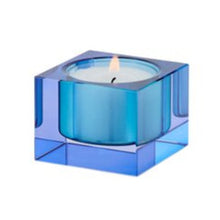 Lade das Bild in den Galerie-Viewer, Kleiner Teelichthalter aus blauem Kristallglas. Der Halter hat eine quadratische Form mit einer runden Aussparung für ein Teelicht.