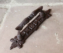 Lade das Bild in den Galerie-Viewer, XL-Griff Gusseisen (1), 22 cm