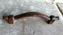 Lade das Bild in den Galerie-Viewer, Griff aus Gusseisen (1), 14.5 cm
