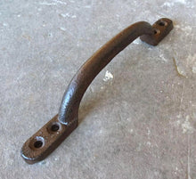 Lade das Bild in den Galerie-Viewer, Griff Gusseisen (2), 17,5 cm