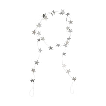 Lade das Bild in den Galerie-Viewer, House Doctor Girlande "Stars" mit silbernen Metallsternen.