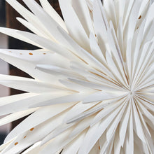 Lade das Bild in den Galerie-Viewer, House Doctor Papierstern "Dust", 40 cm