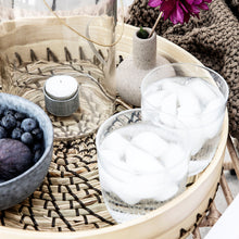 Lade das Bild in den Galerie-Viewer, House Doctor Tablett Acian im Boho-Stil aus geflochtenem Seegras mit Bambusrand.