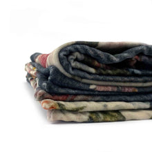 Lade das Bild in den Galerie-Viewer, Imbarro Wohndecke "Lady Rose"