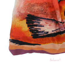 Lade das Bild in den Galerie-Viewer, Shopper-Tasche "Boa Vista" von Imbarro mit einem orangen Fisch-Motiv auf türkisem Hintergrund. Detailaufnahme der Stoffstruktur und des Prints.