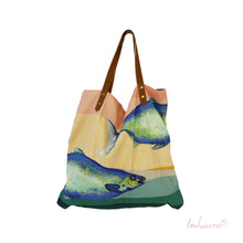 Lade das Bild in den Galerie-Viewer, Imbarro Shopper-Tasche "La Palma" mit blauem Fisch-Motiv.