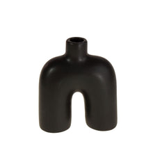 Lade das Bild in den Galerie-Viewer, Kerzenhalter aus schwarzem Porzellan im Bogen-Design mit Platz für eine Stabkerze.
