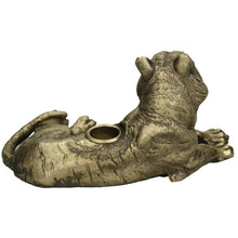 Lade das Bild in den Galerie-Viewer, Rückansicht des Kerzenleuchters in Form eines goldenen Tigers im Dschungelcamp-Look.