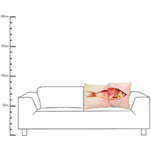 Lade das Bild in den Galerie-Viewer, 2er-Set Kissen "Pink Fish", 45 x 45 cm