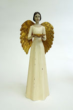 Lade das Bild in den Galerie-Viewer, Meander Kerzenhalter "Engel" 37 cm, cremeweiß