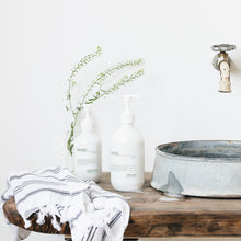 Lade das Bild in den Galerie-Viewer, Meraki Handseife "Pure", 490 ml
