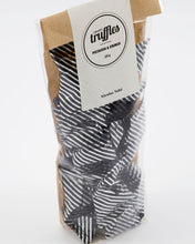 Lade das Bild in den Galerie-Viewer, Nicolas Vahé Schoko-Trüffel "Pistachio & Crunch", 110 g