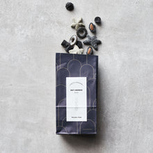 Lade das Bild in den Galerie-Viewer, Nicolas Vahé salzige Lakritzmischung "Salt Liquorice", 140 g