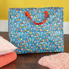 Lade das Bild in den Galerie-Viewer, XXL Aufbewahrungstasche "Fairies In The Garden"