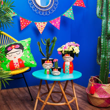 Lade das Bild in den Galerie-Viewer, Zusammenstellung verschiedener Frida Kahlo Deko aus der Viva-La-Frida-Serie von Sass & Belle.