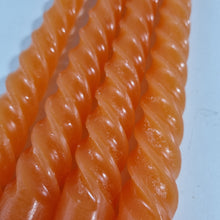 Lade das Bild in den Galerie-Viewer, 4er-Set Spiralkerzen 19 cm, orange