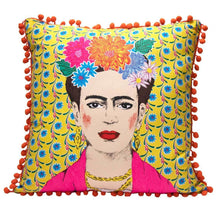 Lade das Bild in den Galerie-Viewer, Talking Tables Kissen "Frida Kahlo" 40 x 40 cm, gelb/orange