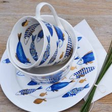 Lade das Bild in den Galerie-Viewer, Becher "Blue Fish"