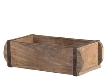 Lade das Bild in den Galerie-Viewer, Chic Antique Ziegelform aus naturbelassenem Holz mit Metallbeschlägen.