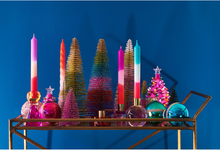 Lade das Bild in den Galerie-Viewer, Deko-Weihnachtsbaum &quot;Rainbow&quot;, 15.5 cm
