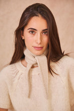 Lade das Bild in den Galerie-Viewer, Calie Paris Strickschal "Sophie Scarf", naturweiß

