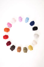 Lade das Bild in den Galerie-Viewer, Calie Paris Strickschal "Sophie Scarf", hellblau
