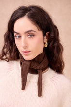 Lade das Bild in den Galerie-Viewer, Calie Paris Strickschal "Sophie Scarf", dunkelbraun
