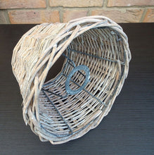 Lade das Bild in den Galerie-Viewer, Lampenschirm aus Rattan 23x17 cm, natur
