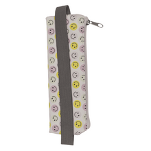 Lade das Bild in den Galerie-Viewer, Federmäppchen mit Buchband &quot;Happy Smile&quot;
