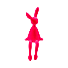 Lade das Bild in den Galerie-Viewer, Kantenhocker Hase 28 cm, pink
