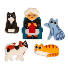 Lade das Bild in den Galerie-Viewer, Kikkerland 5er-Set Magnete &quot;Crazy Cat Lady&quot;
