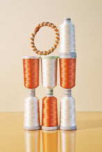 Lade das Bild in den Galerie-Viewer, Kknekki Haargummi "Burned Terracotta Ivory Glitter Stripe"
