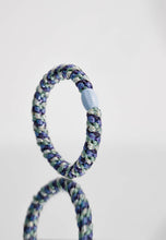 Lade das Bild in den Galerie-Viewer, Kknekki Haargummi "Mix Purple Faded Green Glitter"

