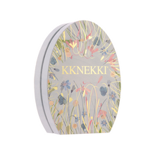 Lade das Bild in den Galerie-Viewer, Limitierte Kknekki Easter Egg Geschenkbox in Form eines Ostereis mit 18 Haargummis. 
