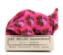 Lade das Bild in den Galerie-Viewer, Les Belles Vagabondes Seidentuch "Mini Augustine Fuchsia", 50x50 cm
