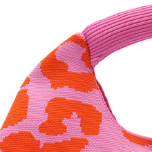 Lade das Bild in den Galerie-Viewer, Handtasche &quot;Cloë&quot;, rosa-oranges Leopardenmuster
