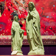Lade das Bild in den Galerie-Viewer, Deko-Figur &quot;Madonna&quot; grün, 33 cm

