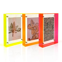 Lade das Bild in den Galerie-Viewer, Acryl-Bilderrahmen 10x15 cm, neonpink
