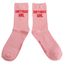 Lade das Bild in den Galerie-Viewer, Ms. Sparrow Glitzer-Socken "Birthday Girl"
