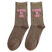 Lade das Bild in den Galerie-Viewer, Ms. Sparrow Glitzer-Socken "Coffee Is Life"
