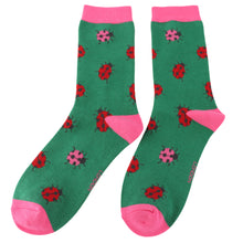 Lade das Bild in den Galerie-Viewer, Ms. Sparrow Socken &quot;Marienkäfer&quot;, grün/pink
