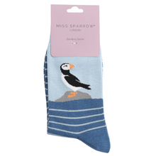 Lade das Bild in den Galerie-Viewer, Ms. Sparrow Socken "Papageientaucher", blau
