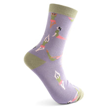 Lade das Bild in den Galerie-Viewer, Ms. Sparrow Socken "Yoga", flieder
