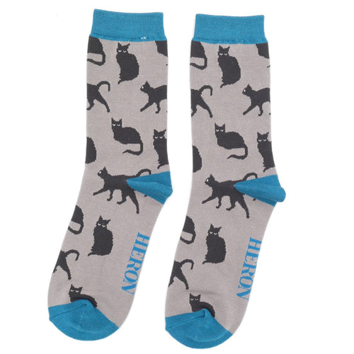 Graue Herrensocken von Mr. Heron mit schwarzem Katzemuster.