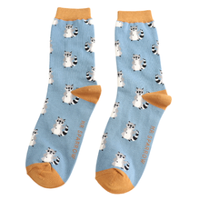Lade das Bild in den Galerie-Viewer, Mr. Heron Socken "Waschbären", blau/gelb
