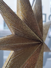 Lade das Bild in den Galerie-Viewer, Bungalow Papierstern &quot;Dazzle&quot; 25 cm, gold
