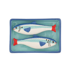 Lade das Bild in den Galerie-Viewer, Sass &amp; Belle Salz- &amp; Pfefferstreuer "Sardinen"
