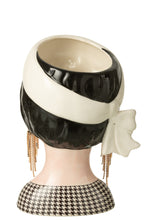 Lade das Bild in den Galerie-Viewer, Vase Frauenkopf &quot;Twenties Girl&quot;
