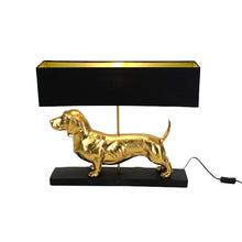 Lade das Bild in den Galerie-Viewer, Deko-Lampe von Werner Voß mit goldenem Dackel und schwarzem Lampenschirm.
