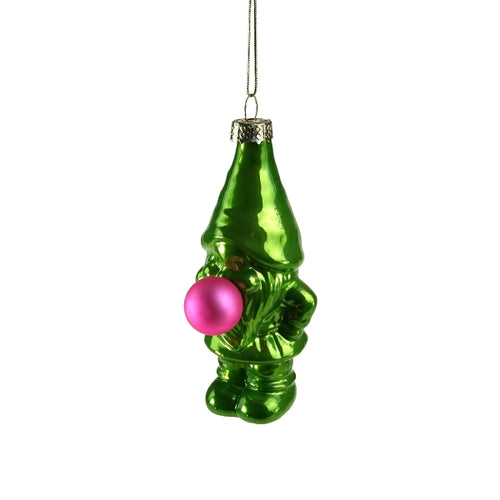 Weihnachtsanhänger aus Glas in Form eines grünen Gartenzwergs mit pinker Kaugummiblase vor dem Gesicht.